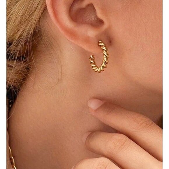 CHIC waterproof Gold Twist Hoop Earrings Lightweight Rope Hoops Gift for Her - Picture 5 of 12